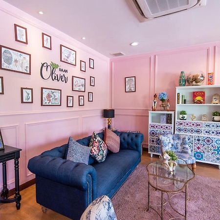 Baan Oliver Srinakarin Bangkok Buitenkant foto