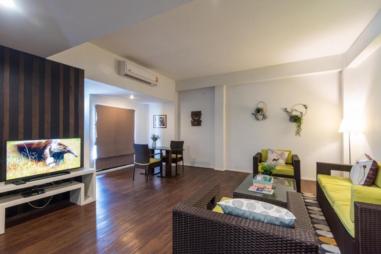 Baan Oliver Srinakarin Bangkok Buitenkant foto