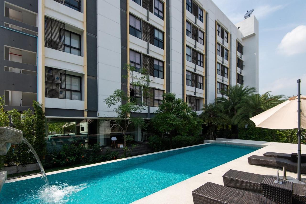 Baan Oliver Srinakarin Bangkok Buitenkant foto